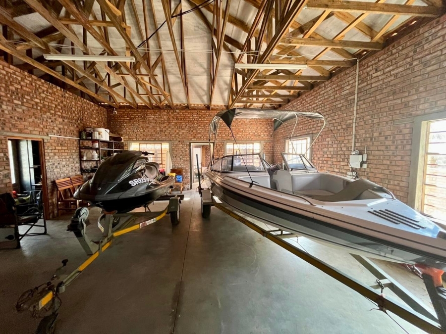 6 Bedroom Property for Sale in Maselspoort Free State